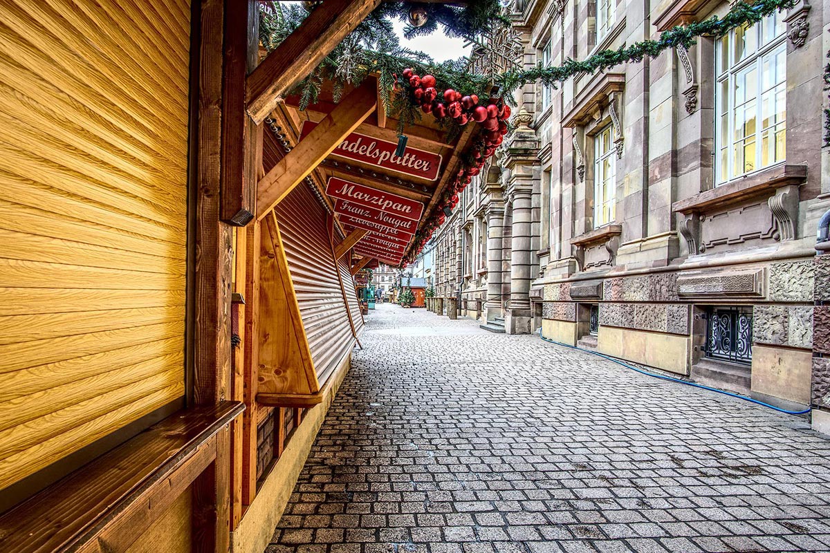 Власних фото захисних ролет ми не мали, тому позичили на ресурсі Pixabay