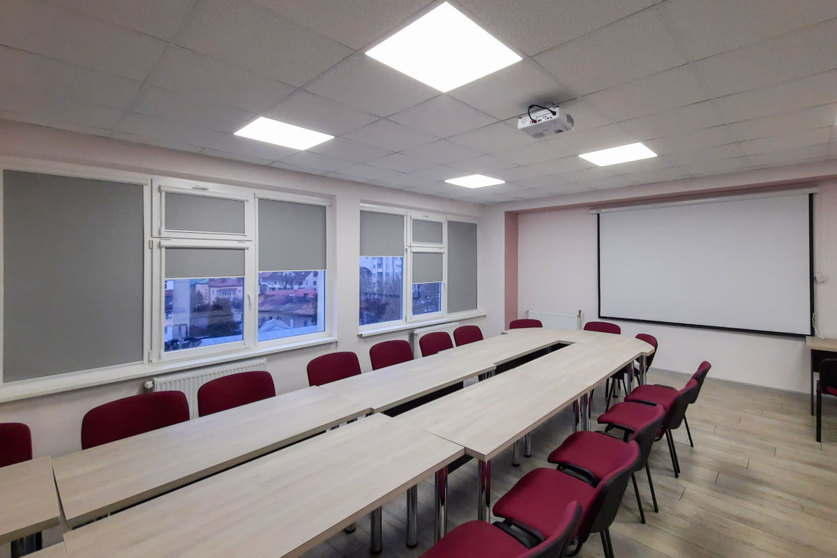 Де найкраще використовувати ролети на вікна блекаут